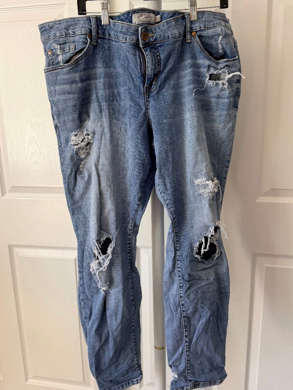 Torrid Light Wash Distressed Boyfriend Jeans 22R